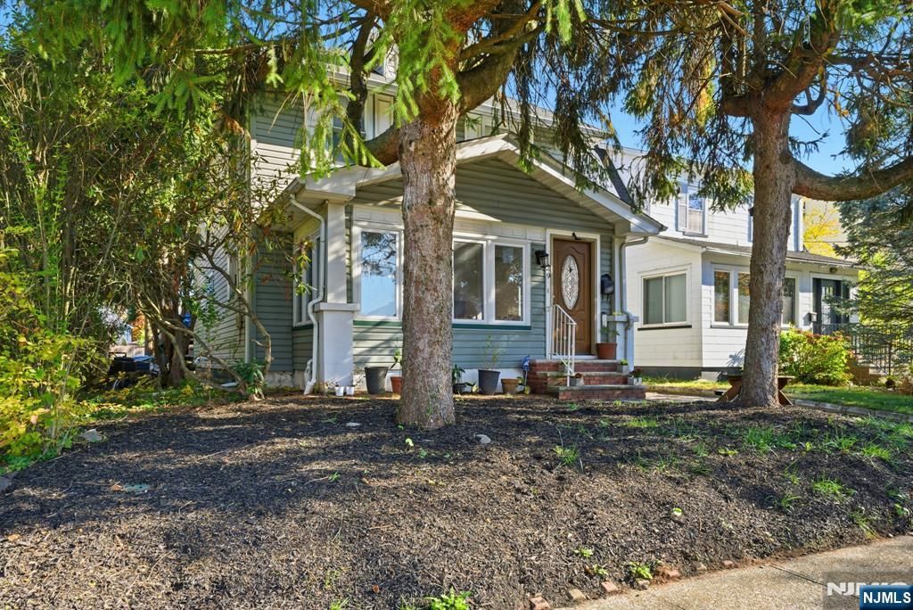 Photo of 29 Enfield Avenue, Montclair, NJ 07042 (MLS # 25039644)