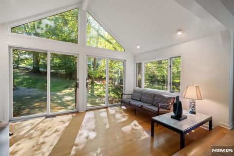 136 Stonehurst Drive Tenafly NJ 07670