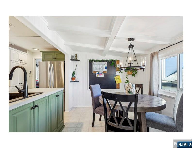 Mount Arlington Boro, New Jersey 07856, United States, 2 Bedrooms Bedrooms, ,1 BathroomBathrooms,Residential,Pending,93109