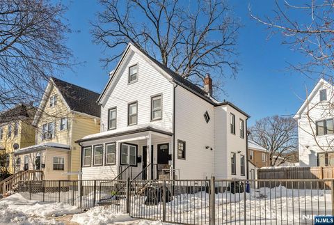 Photo of 17 Mission Street, Montclair, NJ 07042 (MLS # 26001953)