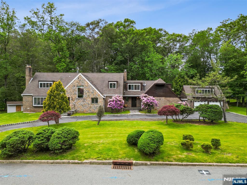 45 Longridge Road, Montvale, New Jersey - 5 Bedrooms  
5.5 Bathrooms  
12 Rooms - 