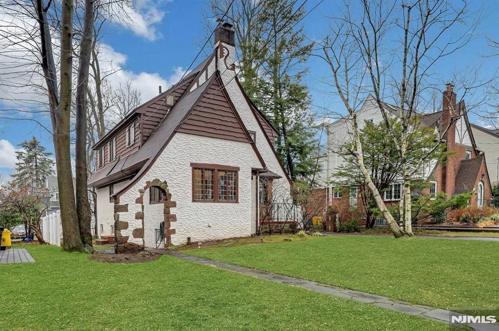 Photo of 300 Churchill Road, Teaneck, NJ 07666 (MLS # 26008714)