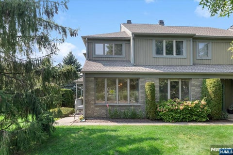 Photo of 594 Glasmere Road, Mahwah, NJ 07430 (MLS # 26029376)