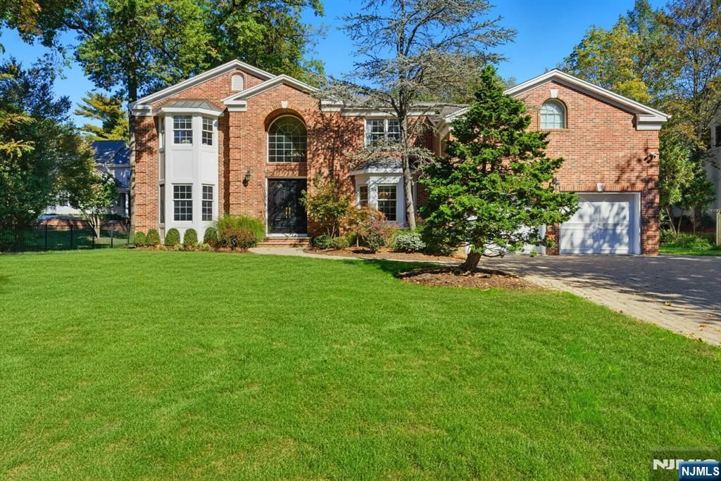 Photo of 109 Stonehurst Drive, Tenafly, NJ 07670 (MLS # 25036408)
