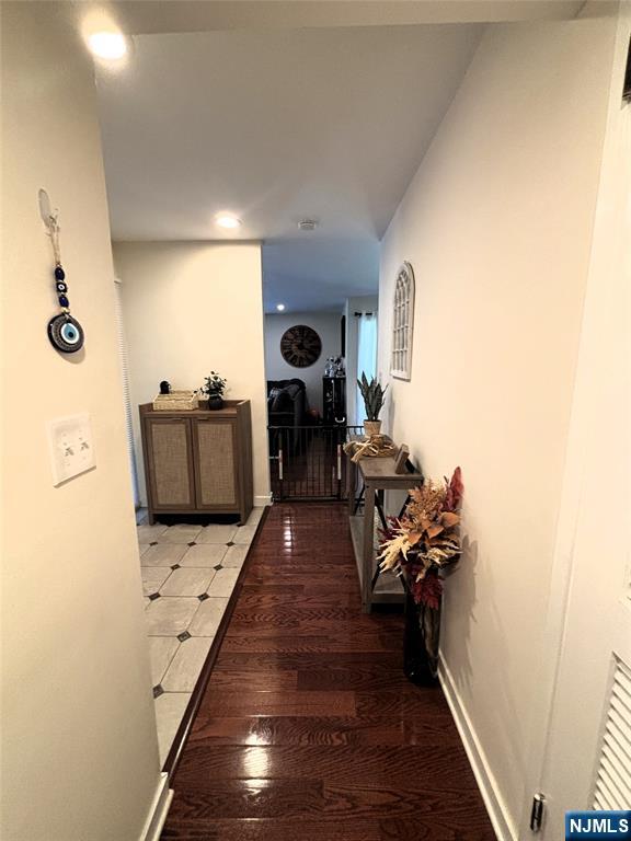 Hackettstown, New Jersey 07840, United States, 1 Bedroom Bedrooms, ,1 BathroomBathrooms,Residential,Active,136578