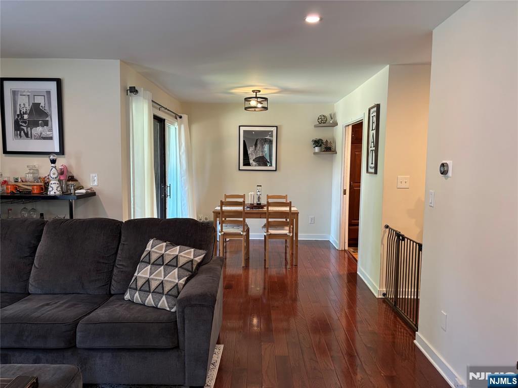 Hackettstown, New Jersey 07840, United States, 1 Bedroom Bedrooms, ,1 BathroomBathrooms,Residential,Active,136578