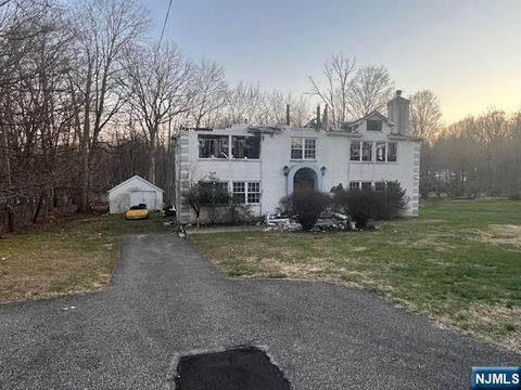 18 Lake Road Upper Saddle River NJ 07458