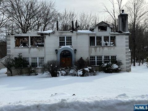 18 Lake Road Upper Saddle River NJ 07458