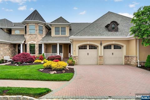Photo of 33 Windsor Lane, Ramsey, NJ 07446 (MLS # 26016382)