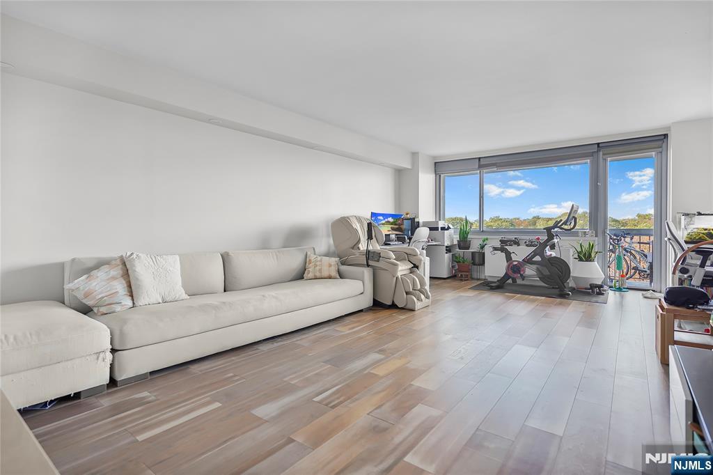 1600 Parker Avenue 6A