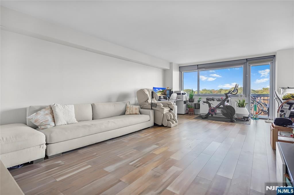 Photo of 1600 Parker Avenue #6A, Fort Lee, NJ 07024 (MLS # 25037681)