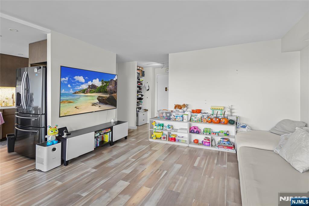 1600 Parker Avenue 6A