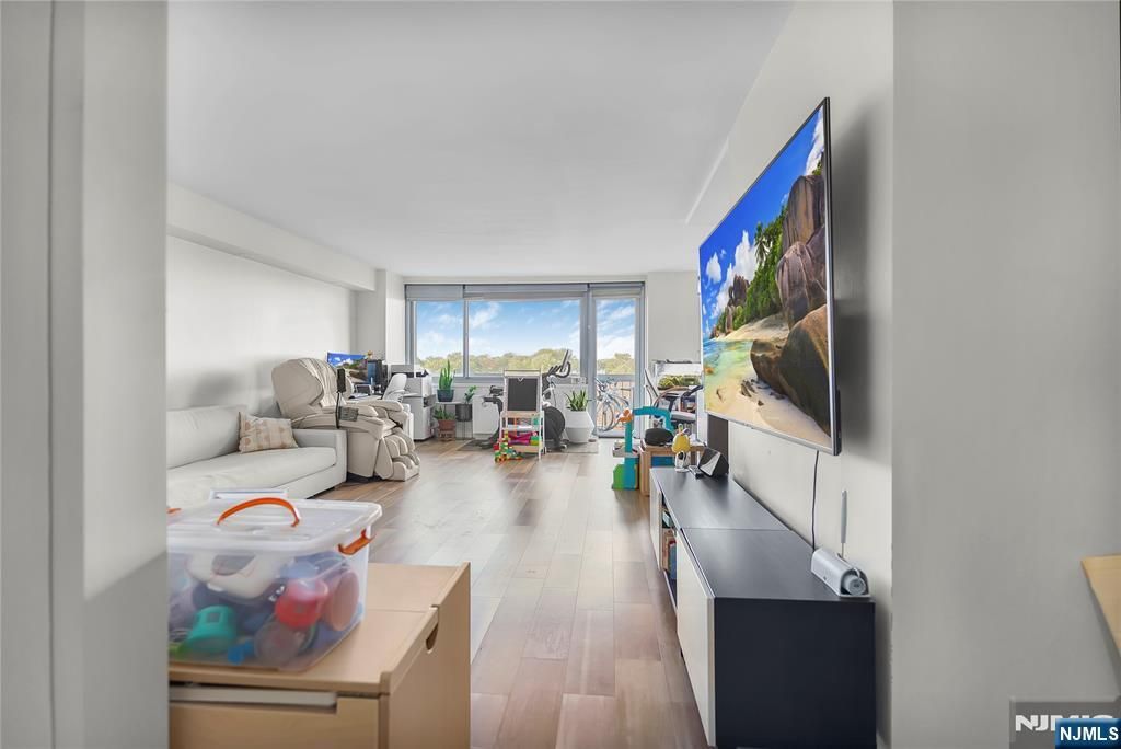 Photo of 1600 Parker Avenue #6A, Fort Lee, NJ 07024 (MLS # 25037681)