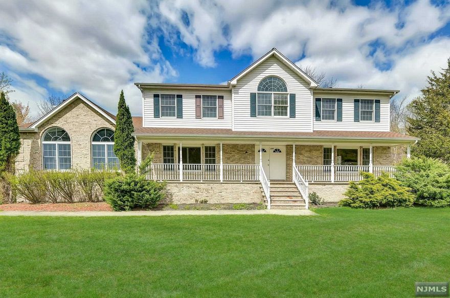 Desirable Stonetown Colonial situated on 1.6 Acres of Privacy. Gourmet EIK updated in 2021 features SS appliances, Oak Cabinets, Granite, Breakfast Bar & Separate Dining Area. Stunning ENORMOUS Great Room with Cathedral Ceilings and Floor to Ceiling Stone Fireplace. FDR, Den/Office and Modern Bath complete 1st Floor. MBR Suite with Spa Like Master Bath and Soaring Ceilings. Three additional Spacious Bedrooms with full updated bath. Finished Basement with Rec Room, Office, Bath and Walkout. 3 Car Garage. Central A/C. Wonderful Lemonade Porch. Incredible amount of ROOM! Neutral colors, Move in Ready. New Septic to be Installed.