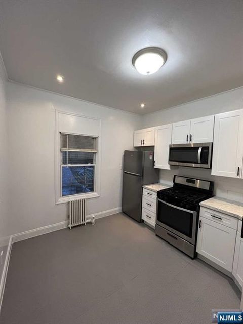 35 East Place Lodi NJ 07644