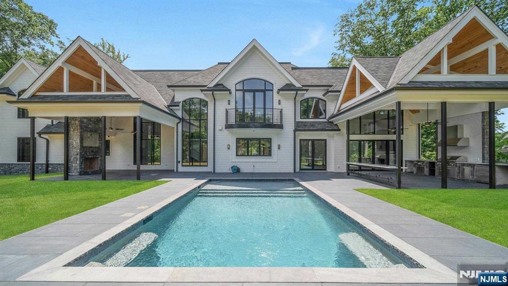 Property for Sale at 675 Navaho Trail Drive, Franklin Lakes, New Jersey - Bedrooms: 6 
Bathrooms: 7.5 
Rooms: 13  - $5,375,000