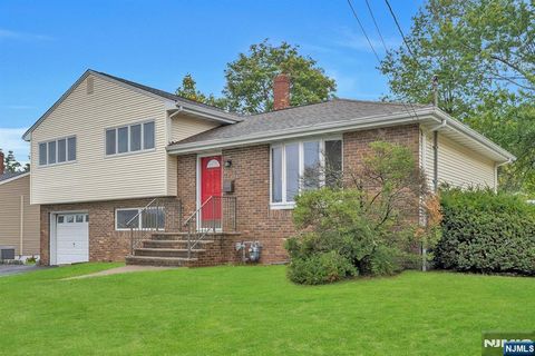 15 Crest Road Emerson NJ 07630