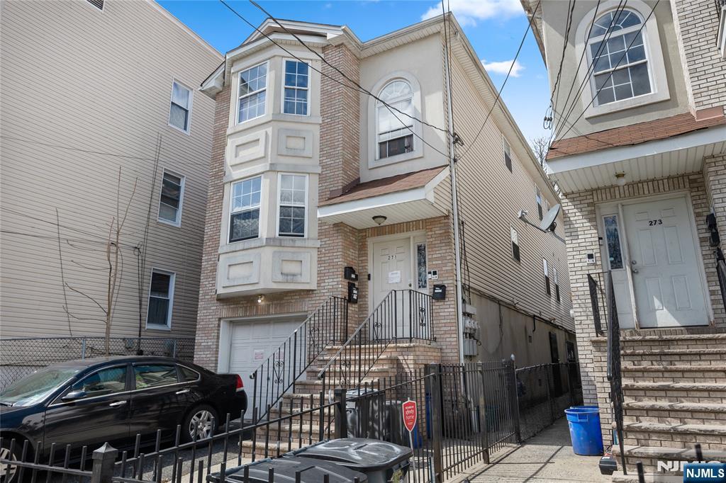 271 Ellis Avenue