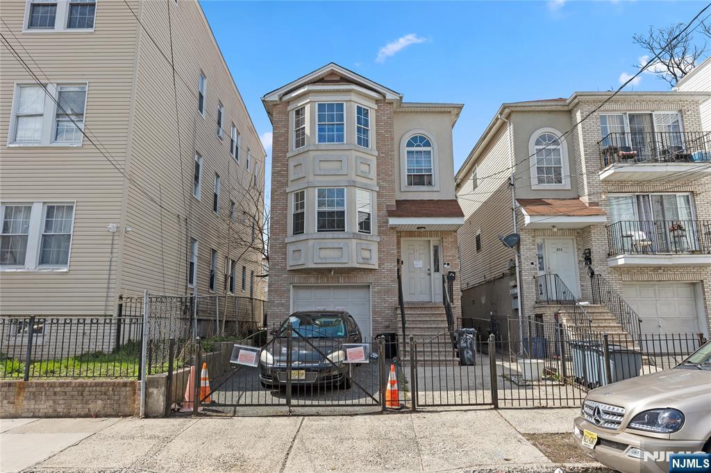 Property for Sale at 271 Ellis Avenue, Irvington, New Jersey - Bedrooms: 6 
Bathrooms: 3.5 
Rooms: 12  - $649,900