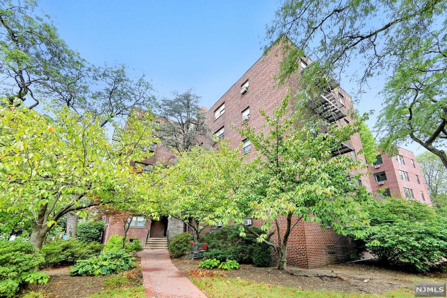 GREAT OPPORTUNITY-LARGEST 1 BEDROOM IN HEART OF FORT LEE. Large living room, dining area, spacious kitchen with window, bedroom with spacious closet, full bathroom. Monthly maintenance is 595.95, parking is 7.50 in outside lot, fios. Maintenance includes heat, hot water, water, taxes and common area maintenance. 1170 apartment corp-also known as Linwood Park-is a peaceful 35 acre complex, convenient to H Mart, Starbucks, CVS< Linwood Wine, Fed Ex. NY bus outside. 20% DOWN MINIMUM, 3 TO 1 INCOME TO DEBT RATIO. 1170 OWNERS CORP-HAS APPLICATION FOR ADMISSIONS. ALL POLICIES ARE THERE. QUESTIONS-MGT.201944 2038.