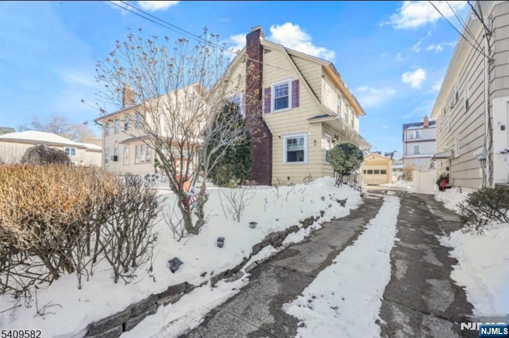 Photo of 33 Beaumont Place, Newark, NJ 07104 (MLS # 26008212)