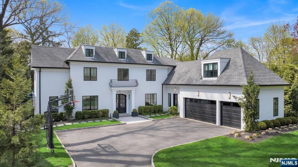 Photo of 89 Depeyster Avenue, Tenafly, NJ 07670 (MLS # 26013643)