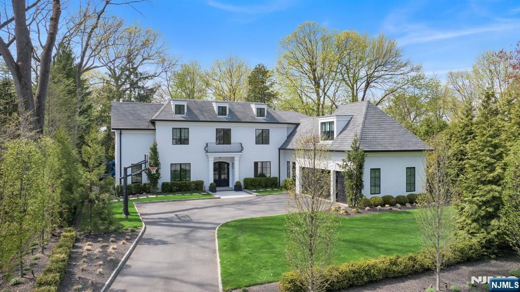 Photo of 89 Depeyster Avenue, Tenafly, NJ 07670 (MLS # 26013643)