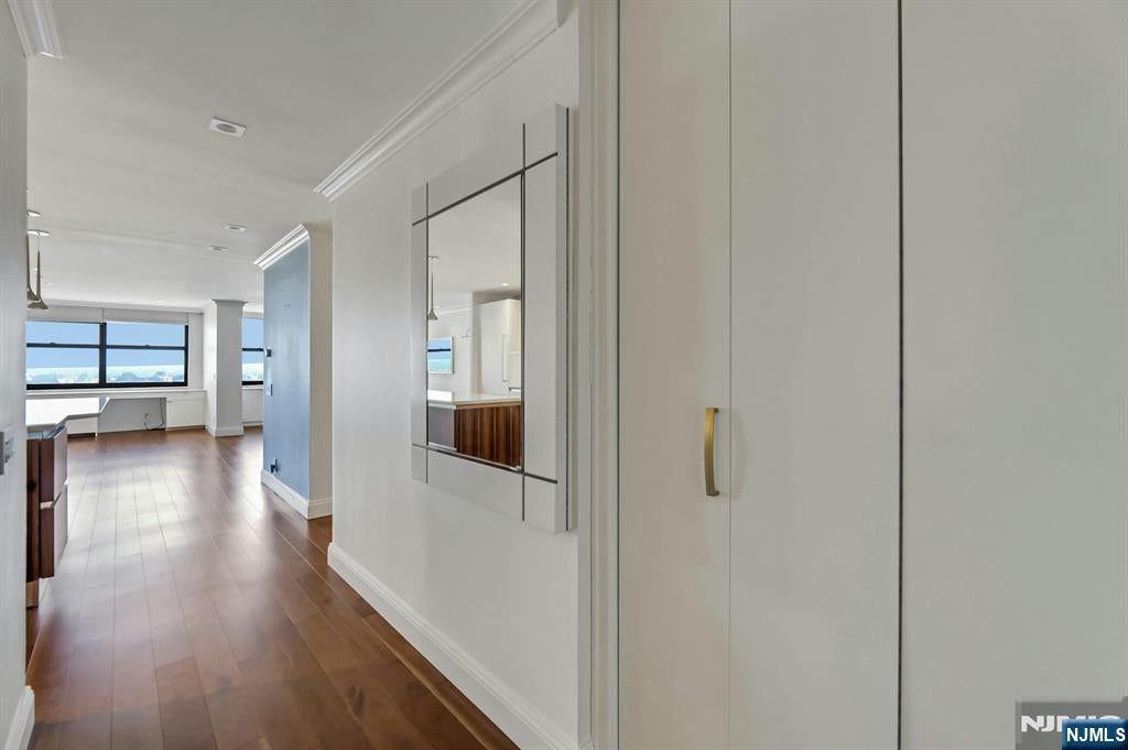 7000 Boulevard East 39G