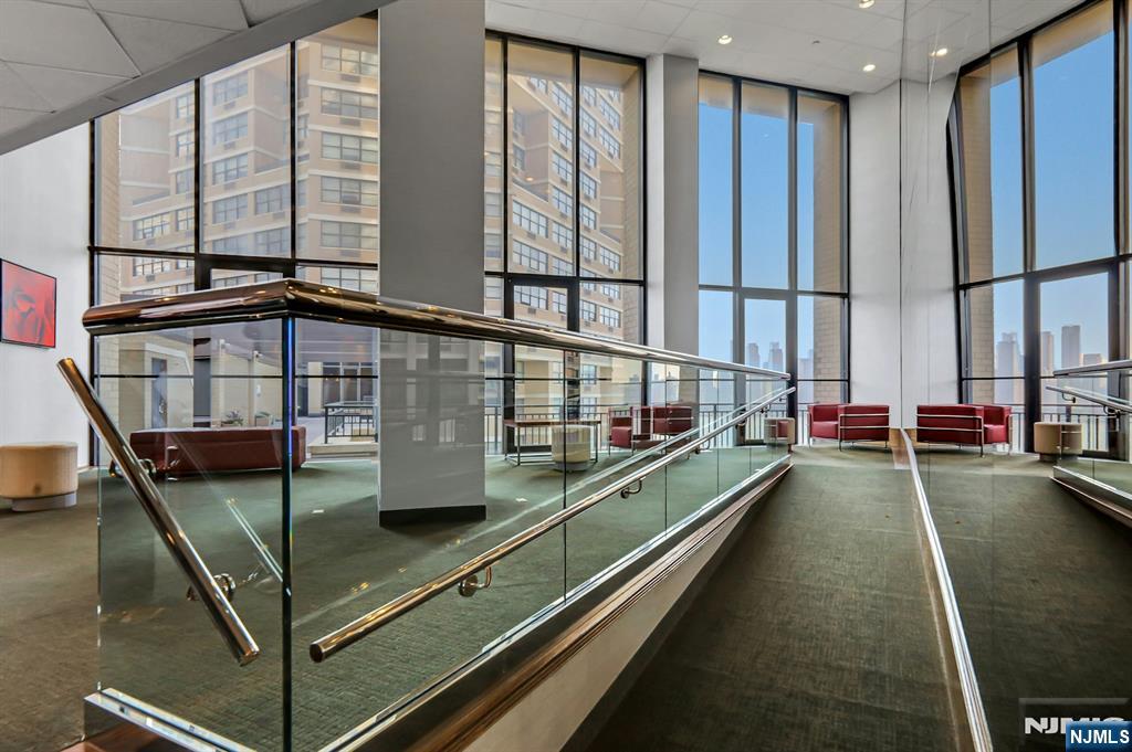 7000 Boulevard East 39G
