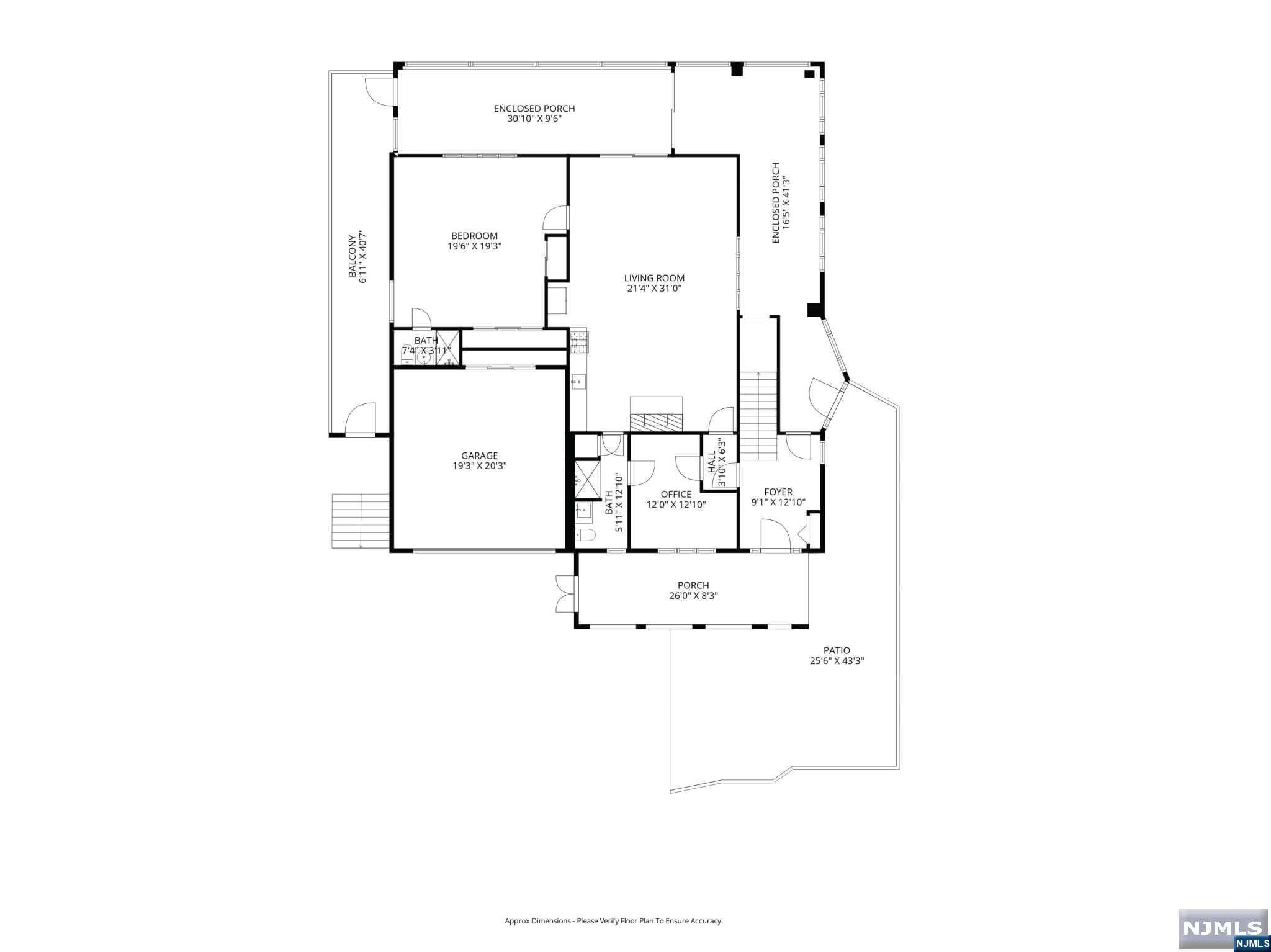 Main image without alt text