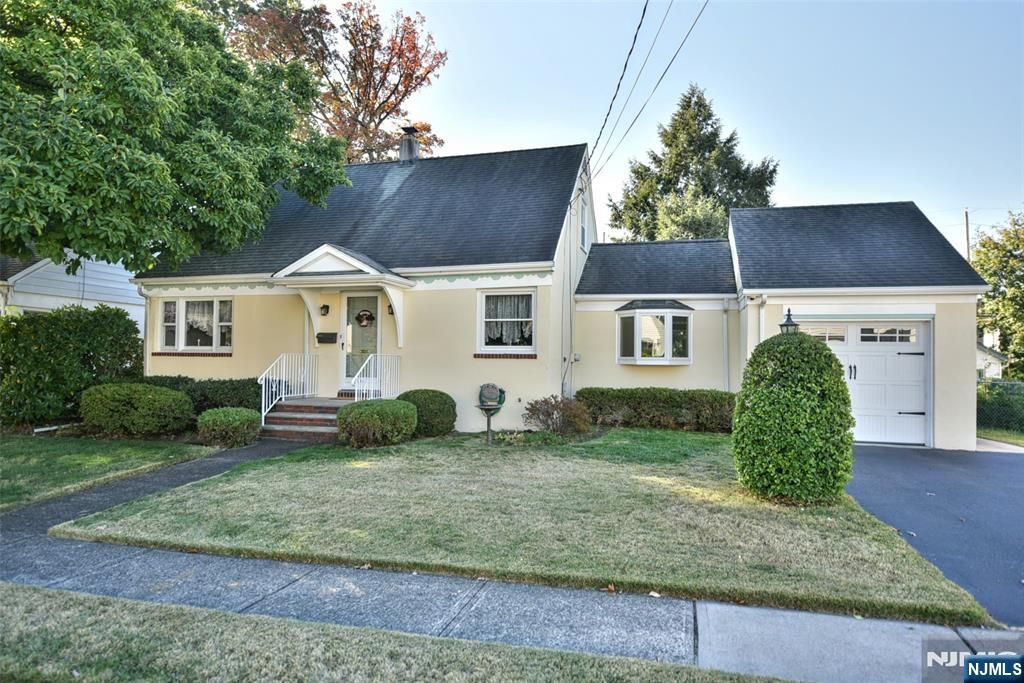 Photo of 110 Mawhinney Avenue, Hawthorne, NJ 07506 (MLS # 25036107)