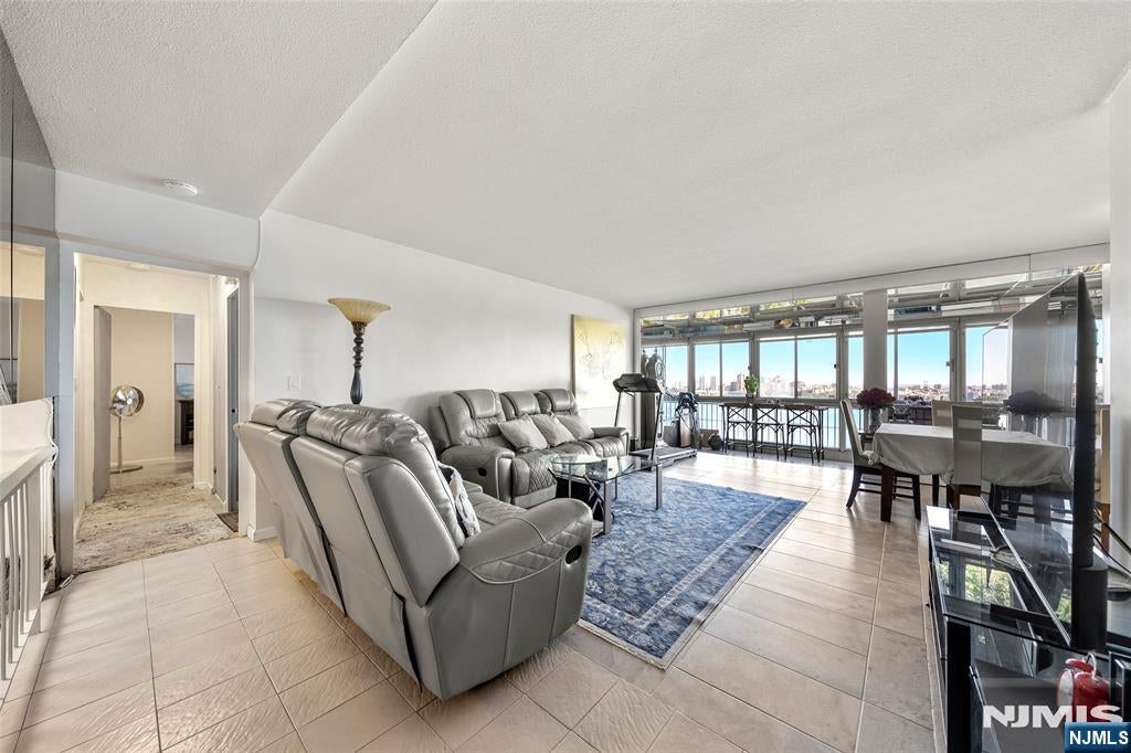 4 Horizon Road 805