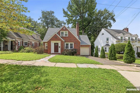 Photo of 680 Northumberland Road, Teaneck, NJ 07666 (MLS # 26031119)