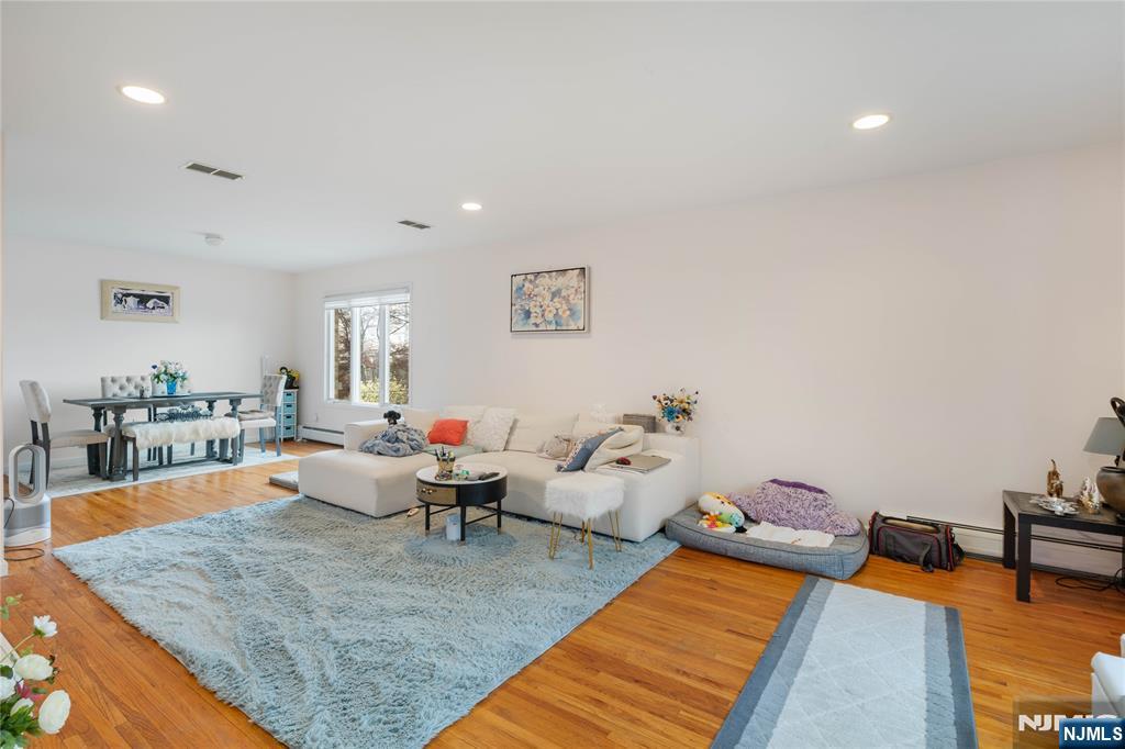 120 E Edsall Boulevard