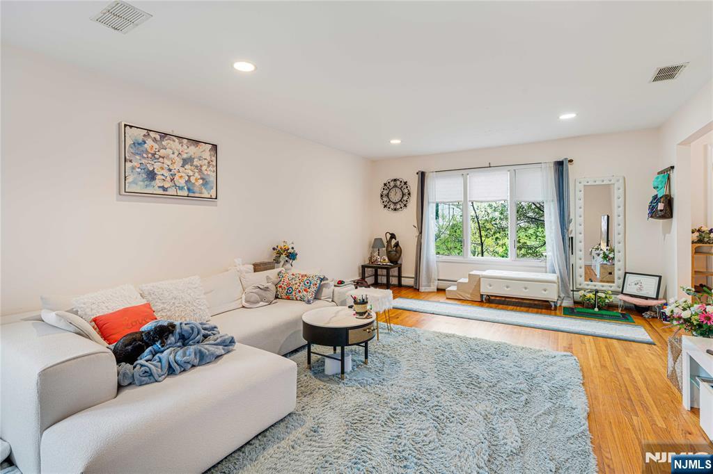 120 E Edsall Boulevard