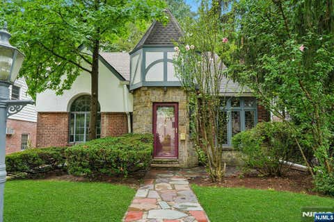 Photo of 1094 Belle Avenue, Teaneck, NJ 07666 (MLS # 26027924)
