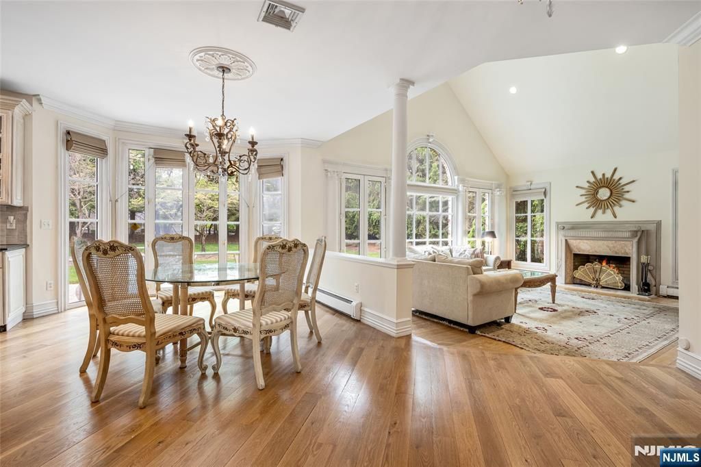 Photo of 4 Hetzel Drive, Mahwah, NJ 07430 (MLS # 26017760)