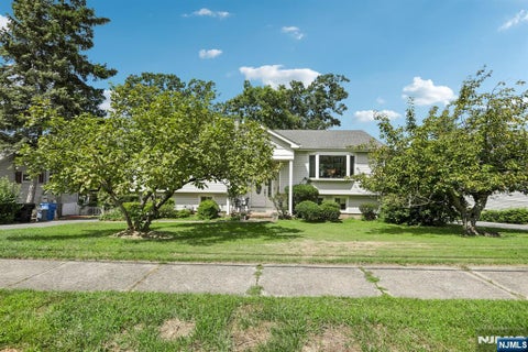 Photo of 347 Alan Drive, Paramus, NJ 07652 (MLS # 26032722)