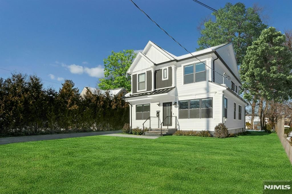 Photo of 676 Ridgewood Road, Oradell, NJ 07649 (MLS # 26016736)