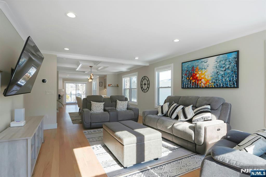 676 Ridgewood Road
