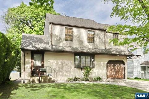Photo of 405 Terhune Avenue, Paramus, NJ 07652 (MLS # 26014469)