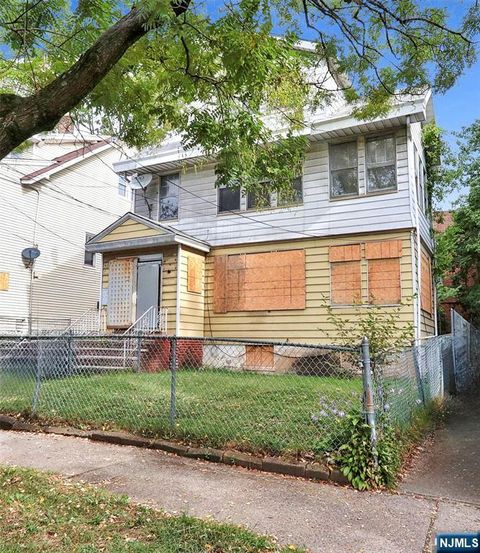 203-205 Hansbury Avenue Newark NJ 07112