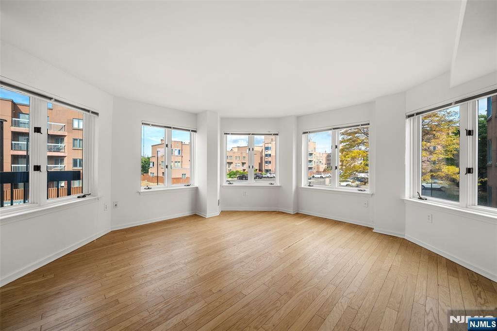 401 Thornton Court T401