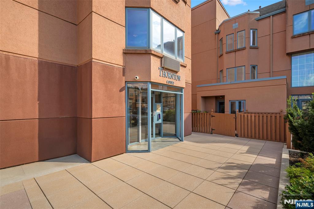 401 Thornton Court T401