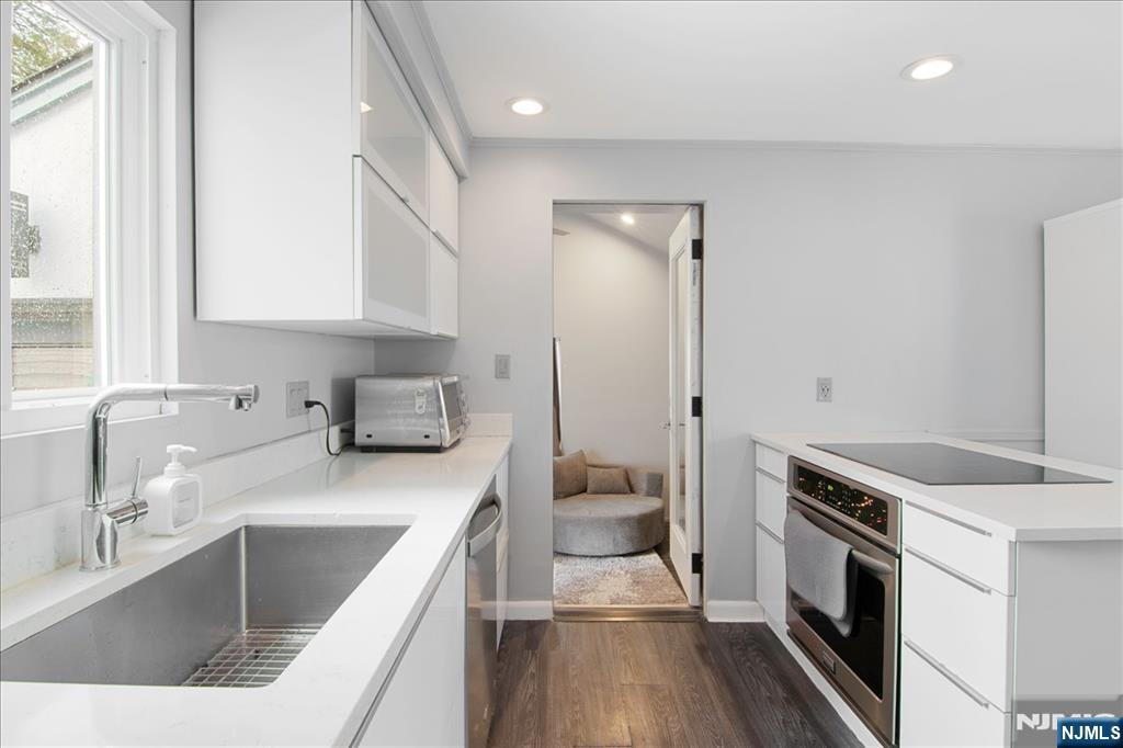 12 Nutwold Avenue
