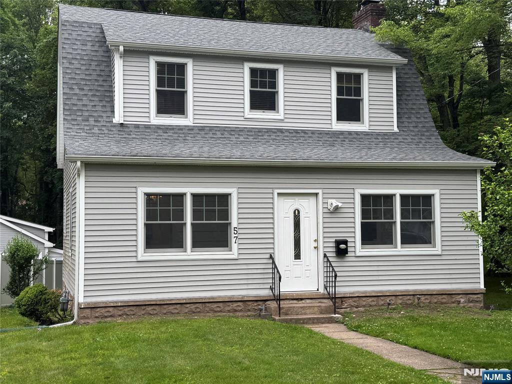 57 Chestnut, Closter, New Jersey - 3 Bedrooms  
2 Bathrooms  
8 Rooms - 