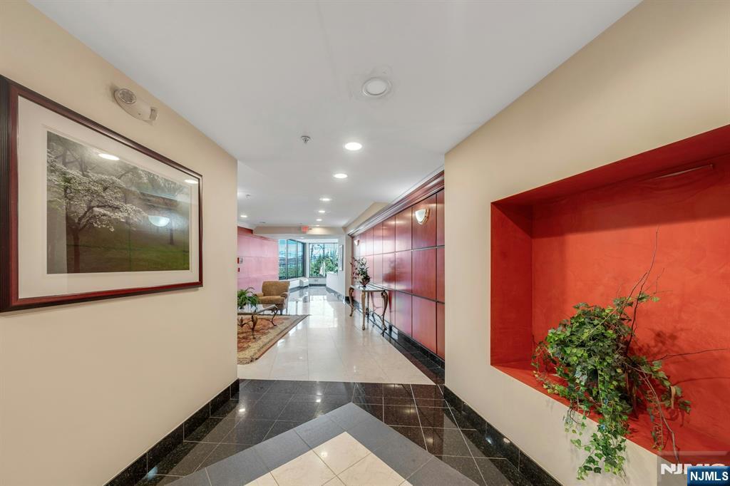 1100 River Road 201