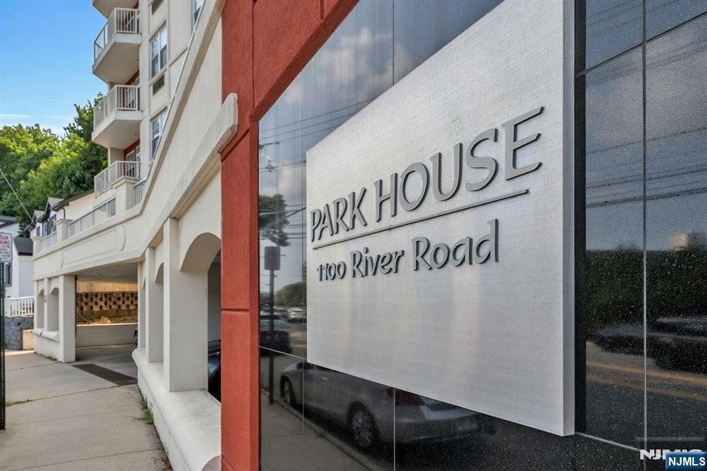 1100 River Road 201