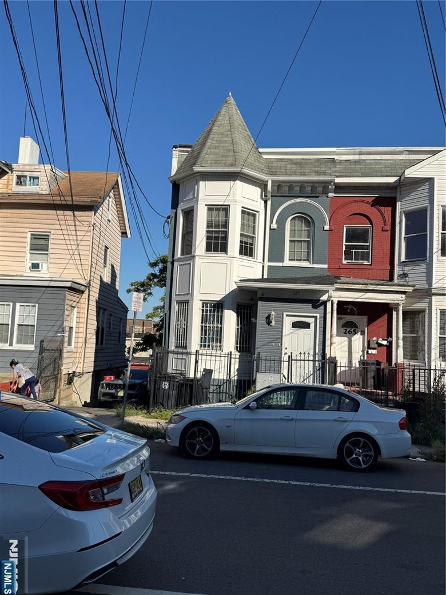 Welcome to 267 Garside St, a beautifully maintained home in Newark featuring 2 bedrooms and 1 bathroom with plenty of interior space. Inside, you'll enjoy the convenience of an in-unit washer and dryer, central air and heat for year-round comfort, and a gas stove, refrigerator. The spacious layout is filled with abundant natural light, creating a warm and inviting atmosphere. Located near Branch Brook Park, this home offers easy access to outdoor fun and activities. For commuters, transportation options are close by, including Bloomfield Ave Station and Newark Broad Street Station.