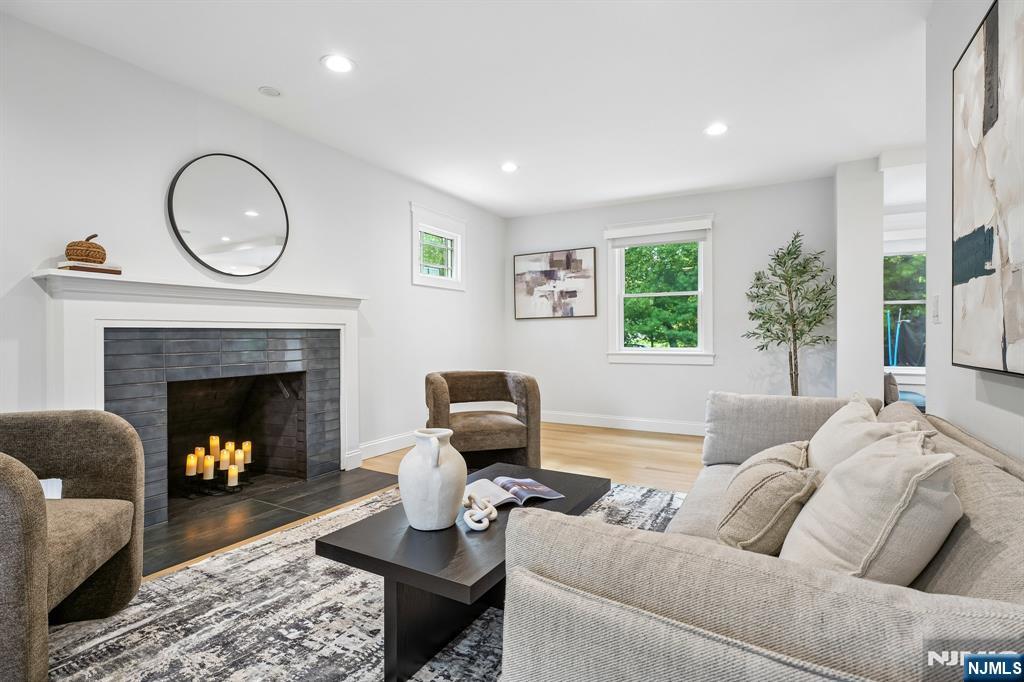 186 Midwood Road